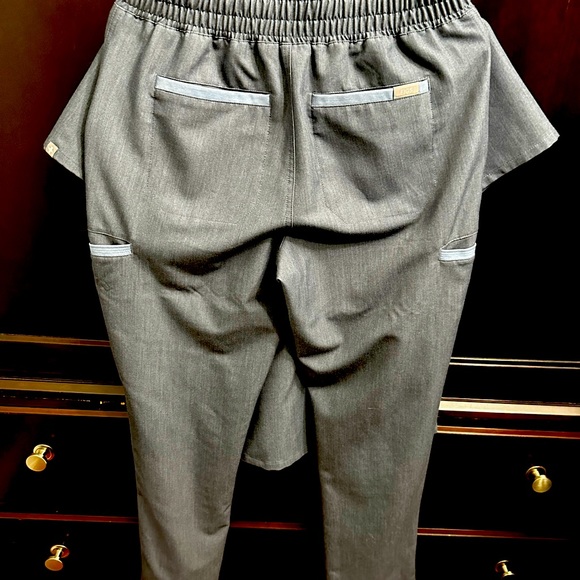 Figs heather denim scrub set xs/s - Picture 3 of 3